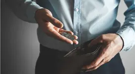 Сейчас денег нет, но потом будут. Верну кредиты.